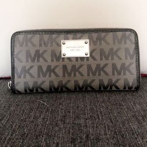 Michael Kors logo jet set grey wallet